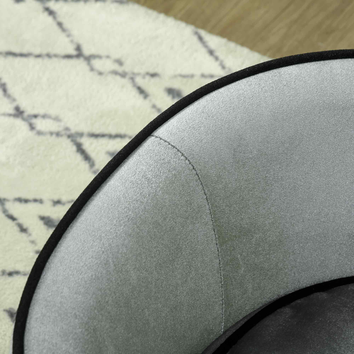 Stylish Pet Sofa & Lounge Bed with Storage Pocket - Ultimate Comfort for Pups!